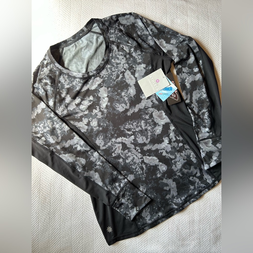 Athleta Runaway Top Black Long Sleeve Lycra Large NWT Workout Running Gym